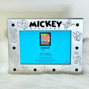 Disney Mickey Unlimited 4x6 Mickey & Friends Metal Frame, Year 2000